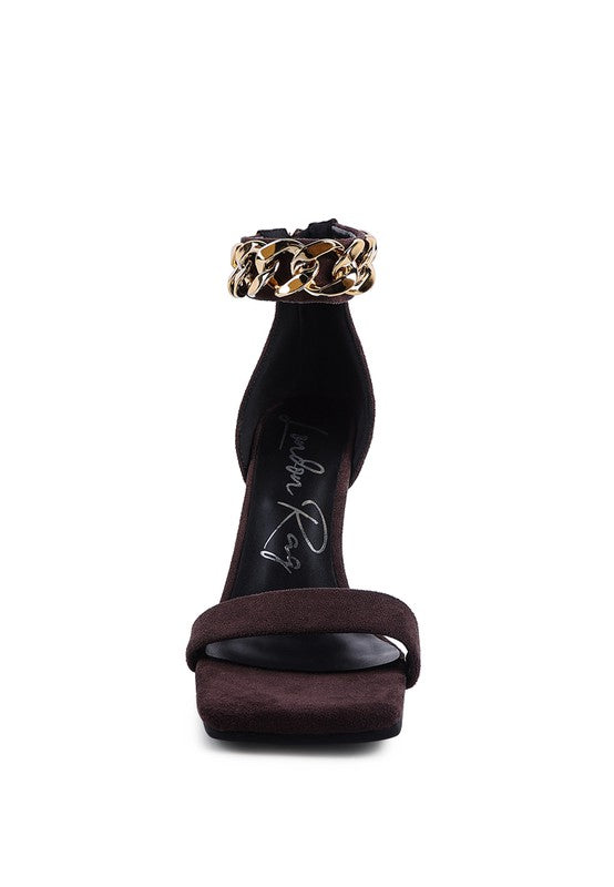 Sandals with Metallic Chain