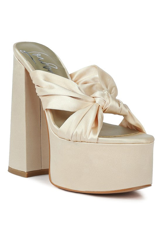 Knotted Chunky Platforms