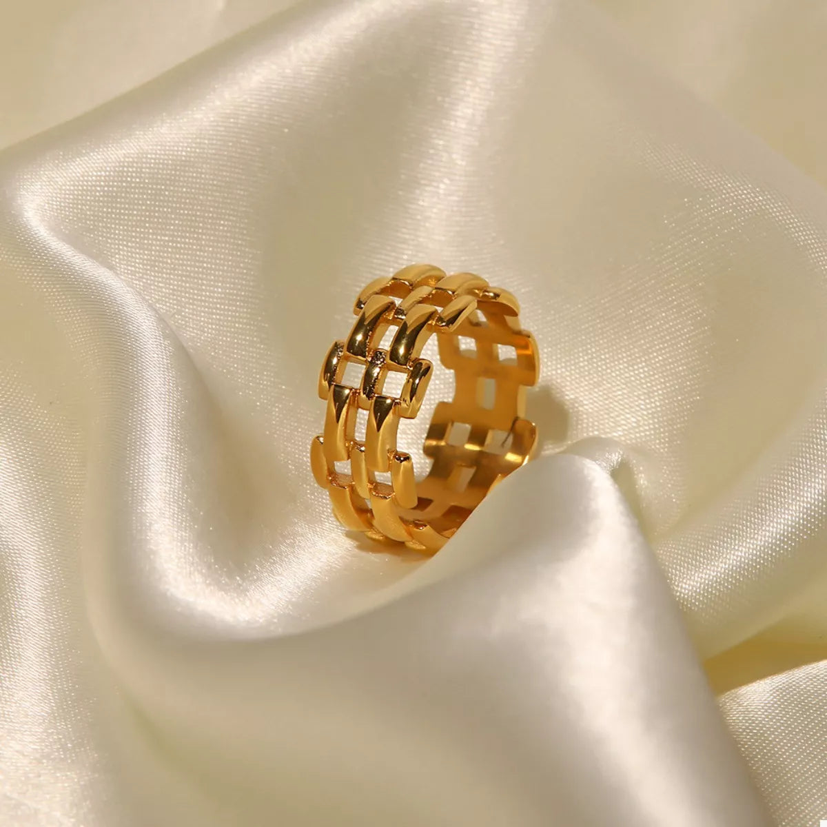 18K Gold-Plated Cutout Ring in Gold - women's ring