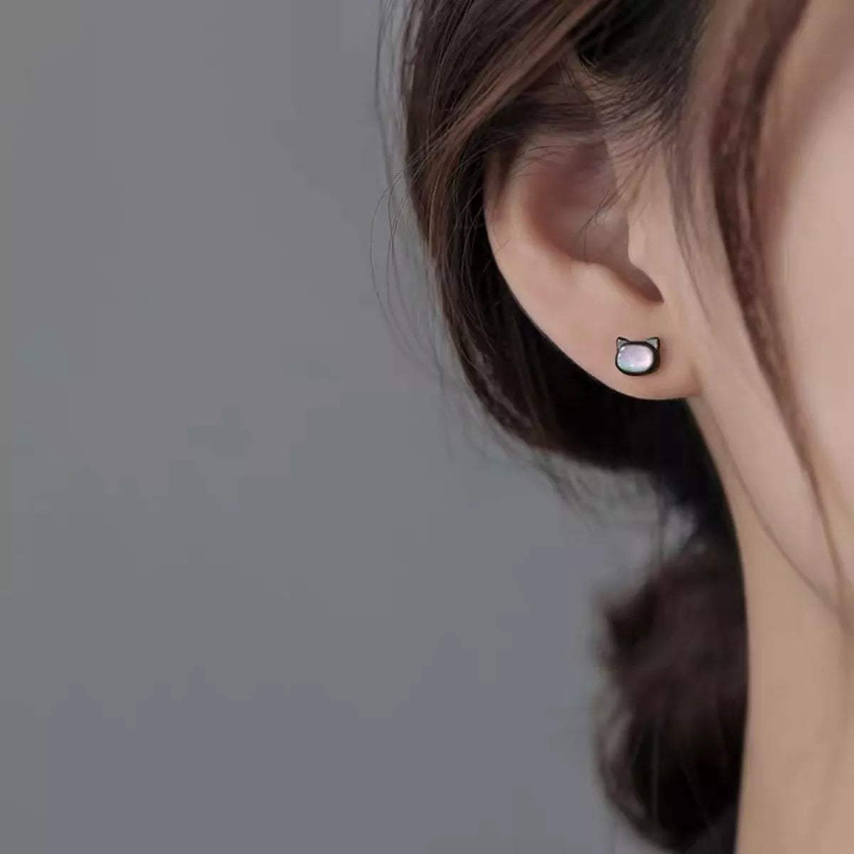 Shell Cute Cat Stud Earrings in Black - women's stud earrings