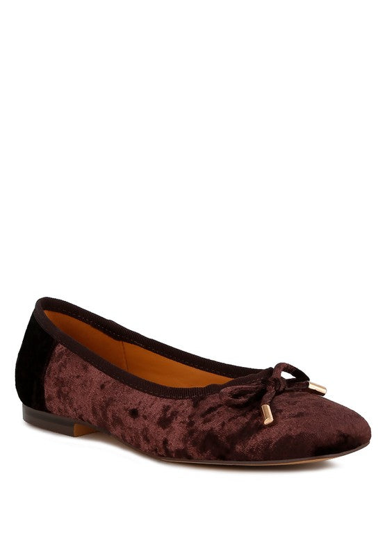 Velvet Ballerinas with a rubber sole, featuring a comfortable cushion insole and elegant bow detail on the vamp. The closed square toe and flat heel offer style and comfort. Ideal for any occasion, these ballerinas are a must-have addition to your shoe collection. Free shipping on all orders. Shop now!