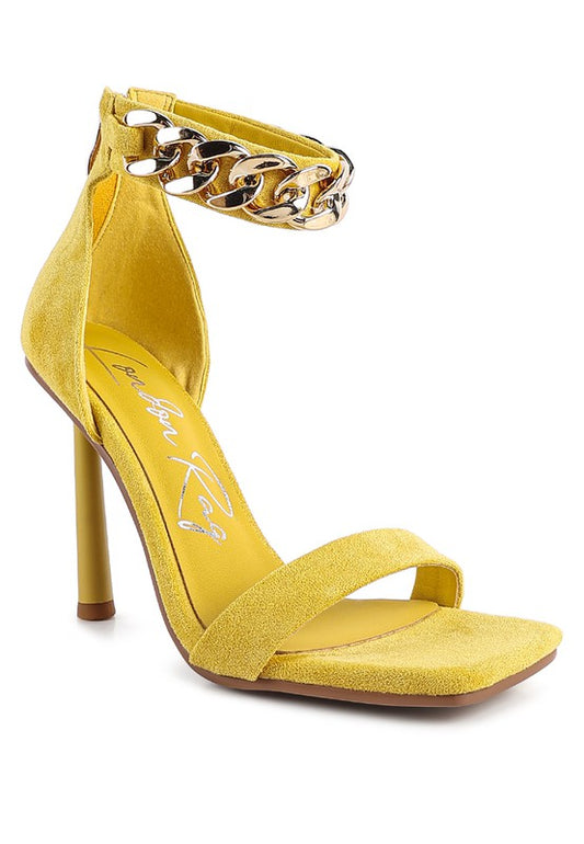 Sandals with Metallic Chain
