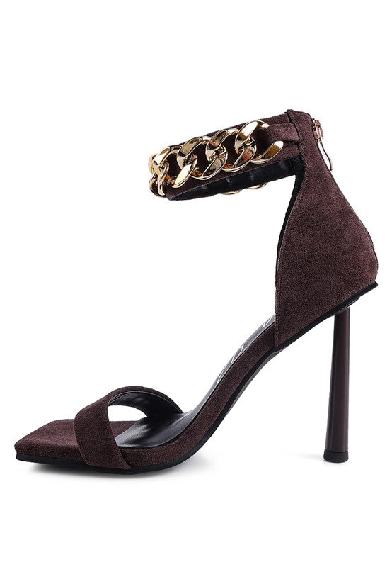 Sandals with Metallic Chain