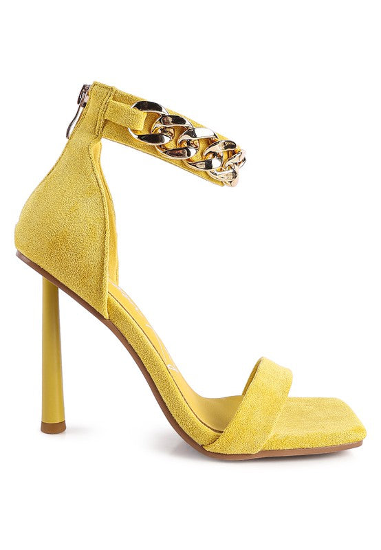 Sandals with Metallic Chain