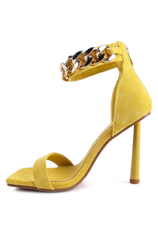 Sandals with Metallic Chain