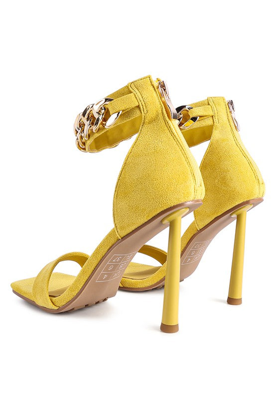 Sandals with Metallic Chain