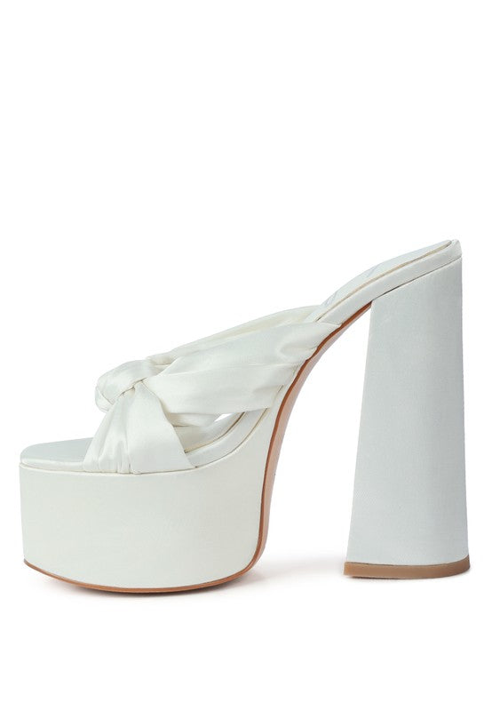 Knotted Chunky Platforms