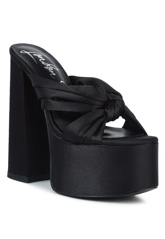 Knotted Chunky Platforms