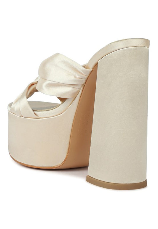 Knotted Chunky Platforms