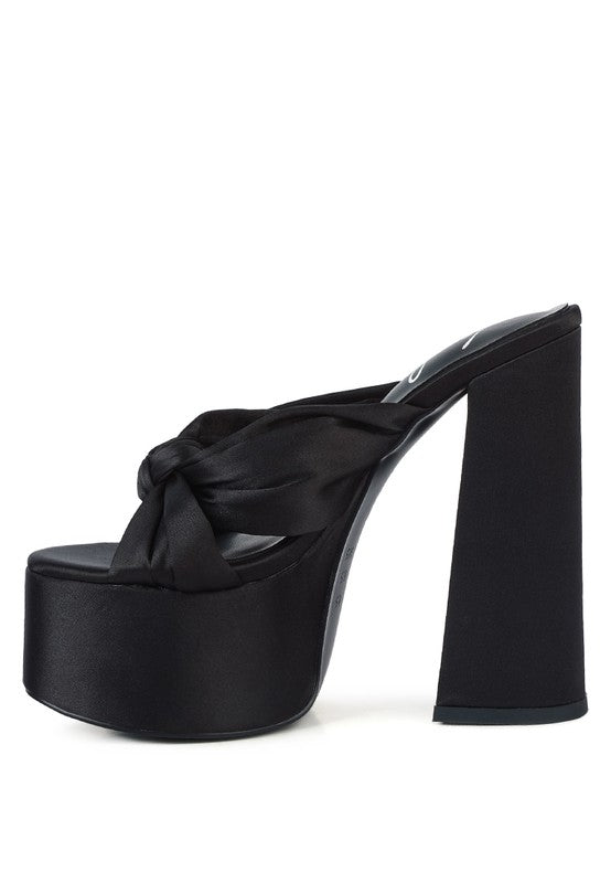Knotted Chunky Platforms