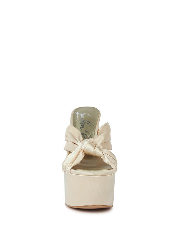 Knotted Chunky Platforms