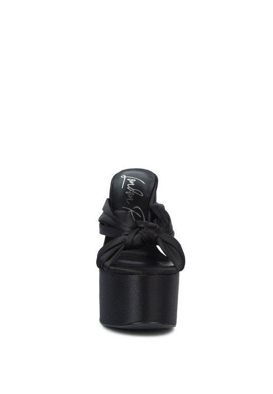 Knotted Chunky Platforms