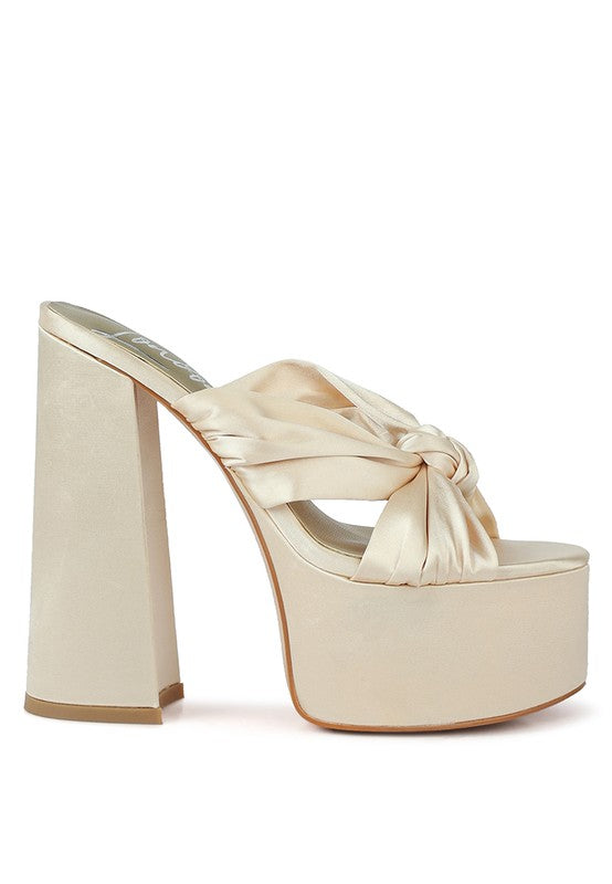 Knotted Chunky Platforms