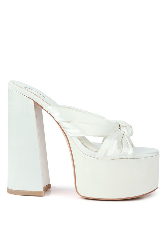 Knotted Chunky Platforms