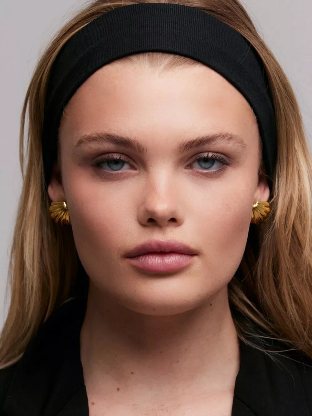18K Gold-Plated Stainless Steel Shell Stud Earrings - alternate earring view