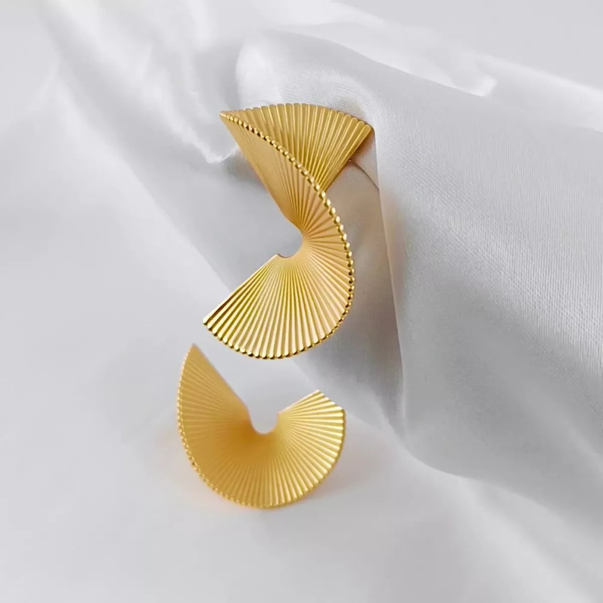 18K Gold-Plated Copper Fan-Shaped Earrings - alternate earring view