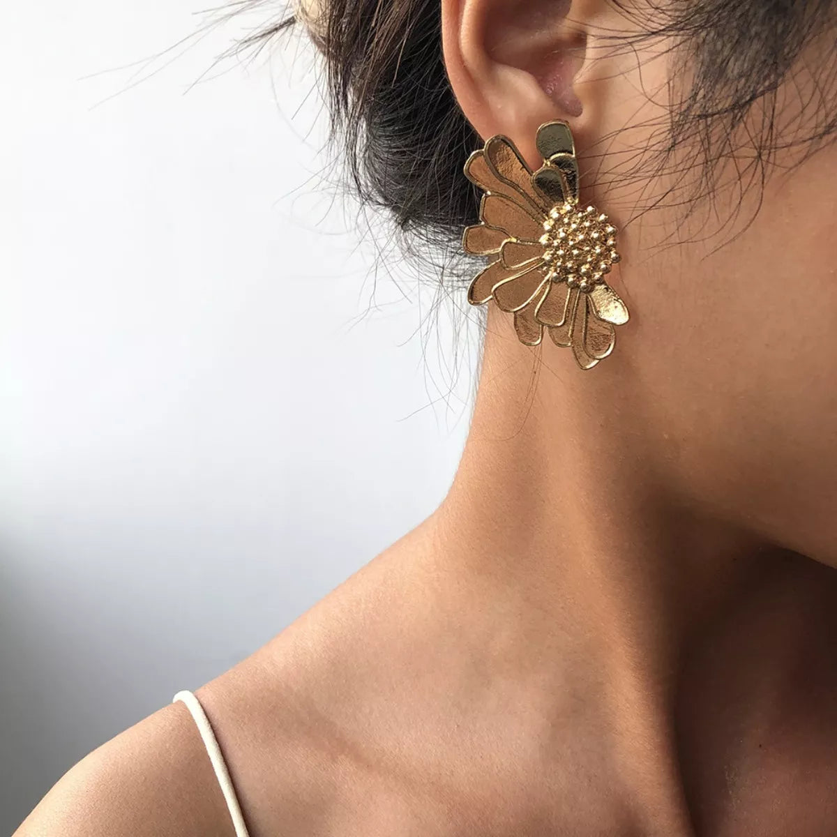 Flower Stud Earrings in Green - women's stud earrings