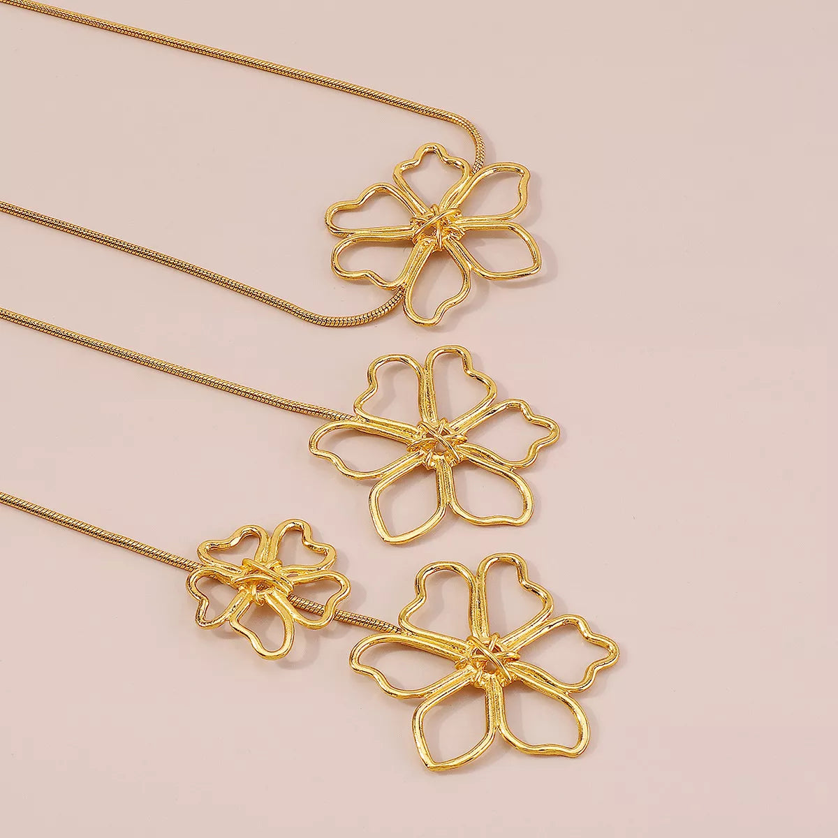 18K Gold-Plated Alloy Flower Necklace - alternate necklace view