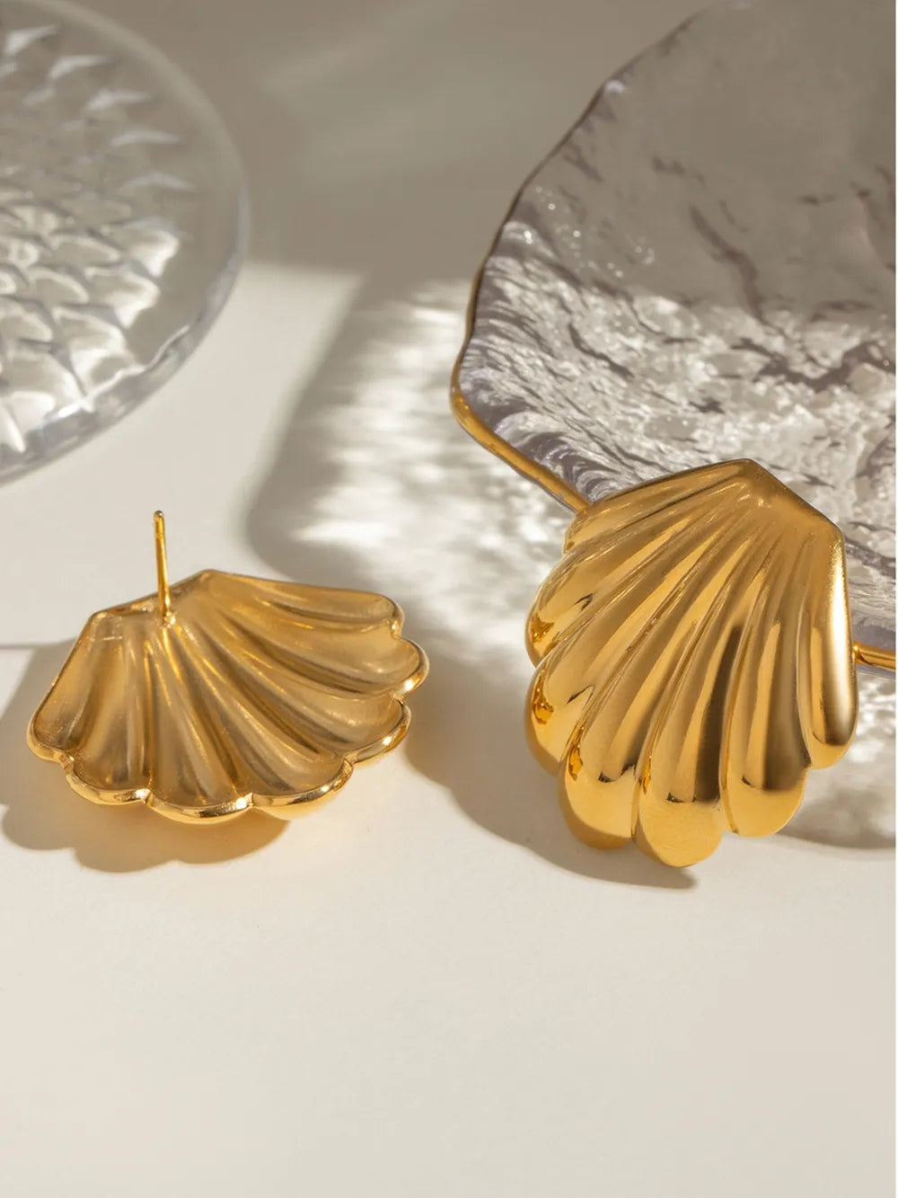 18K Gold-Plated Stainless Steel Shell Stud Earrings - alternate earring view