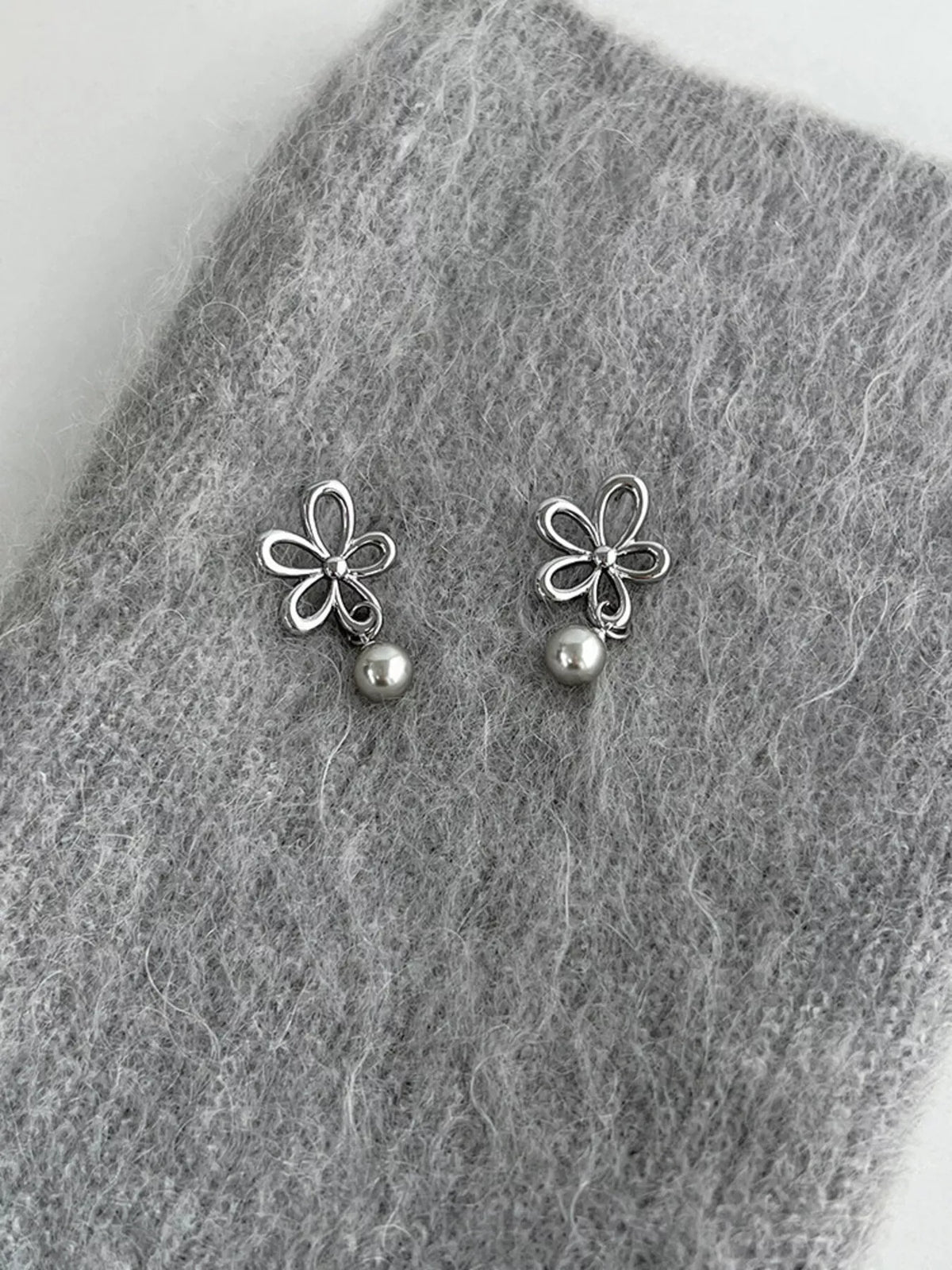 Flower Pearl Drop Earrings - alternate earring view