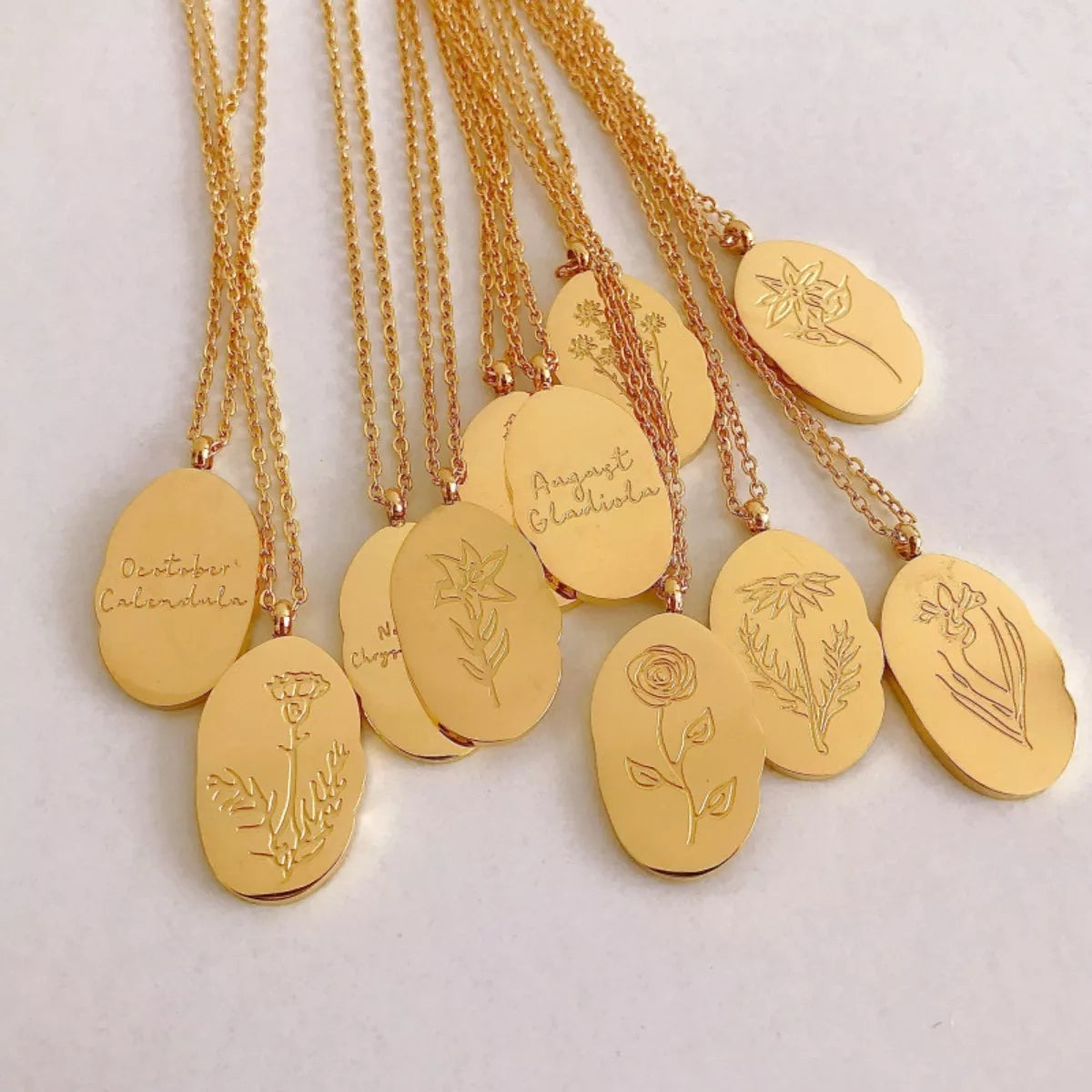 18K Gold-Plated Engraved Pendant Necklace in style three - women's pendant necklace