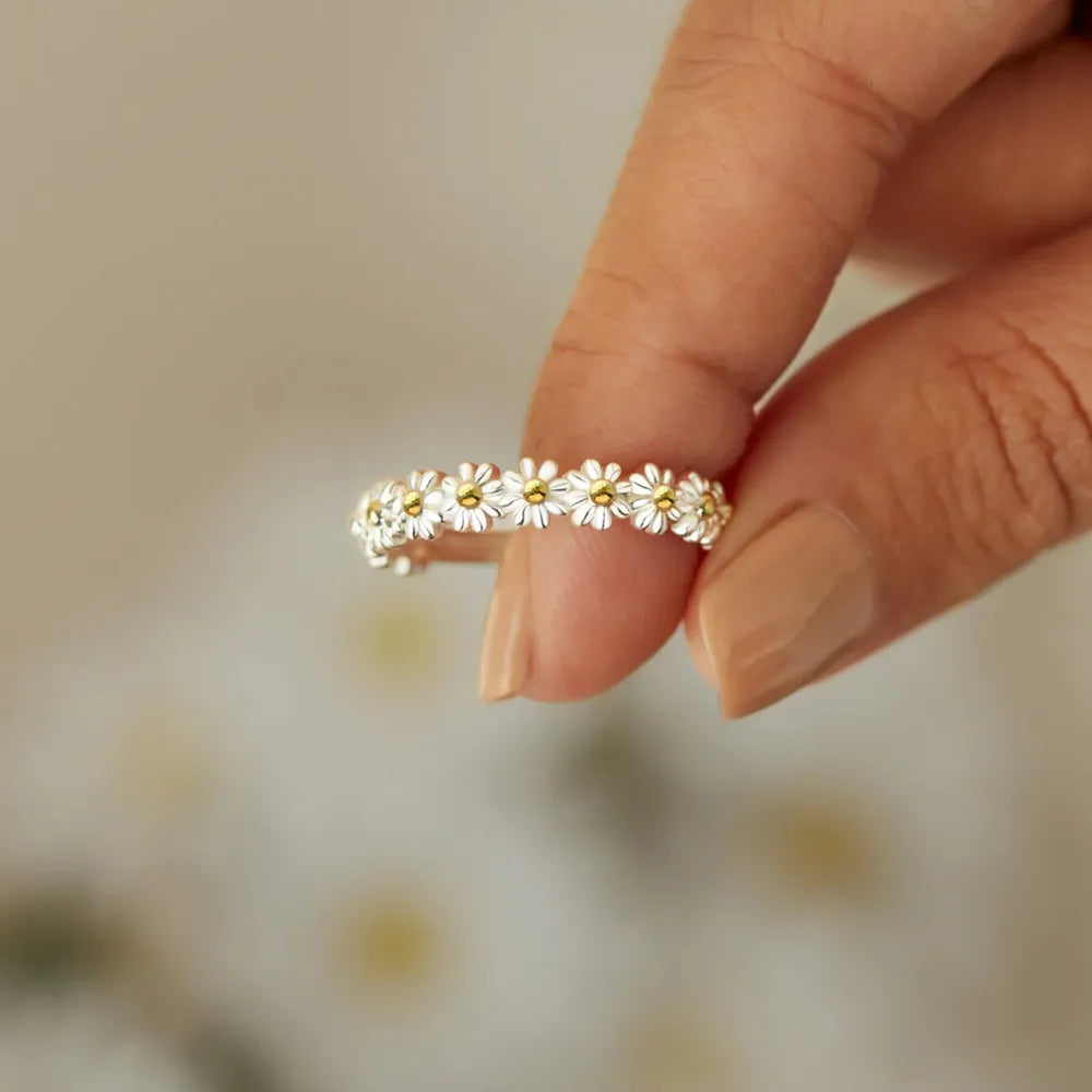 Flower Shape Sterling Silver Ring in Silver - women's ring