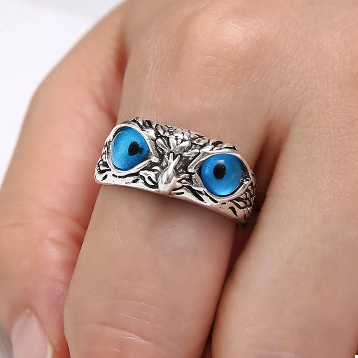 Alloy Owl Eyes Ring in Silver - women's ring
