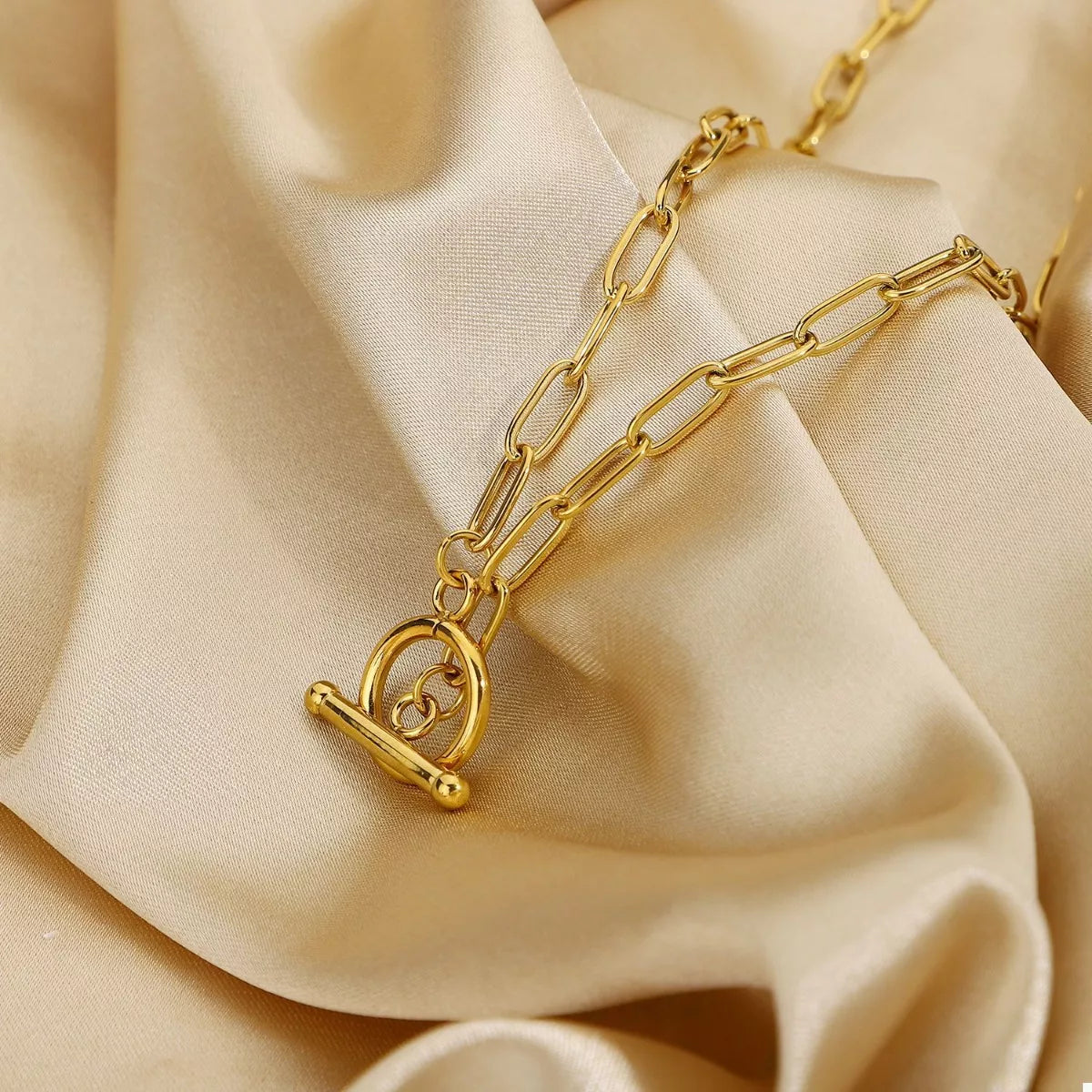 18K Gold-Plated Chain Link Toggle Clasp Necklace in Gold - women's chain necklace