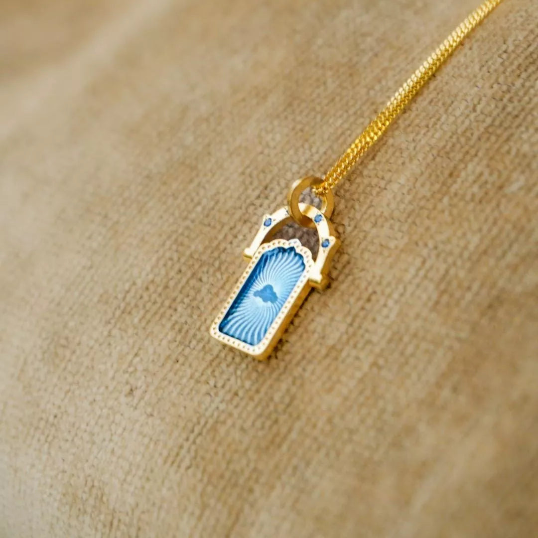 18K Gold-Plated Titanium Steel Pendant Necklace - alternate necklace view