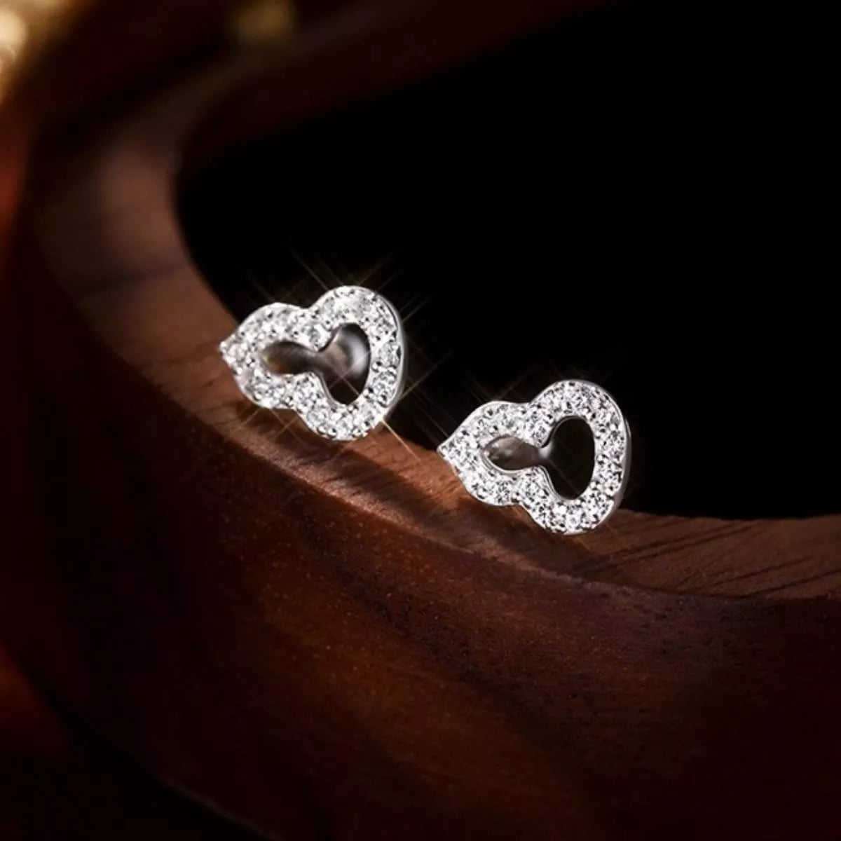 Gourd Shaped Stud Earrings - alternate earring view