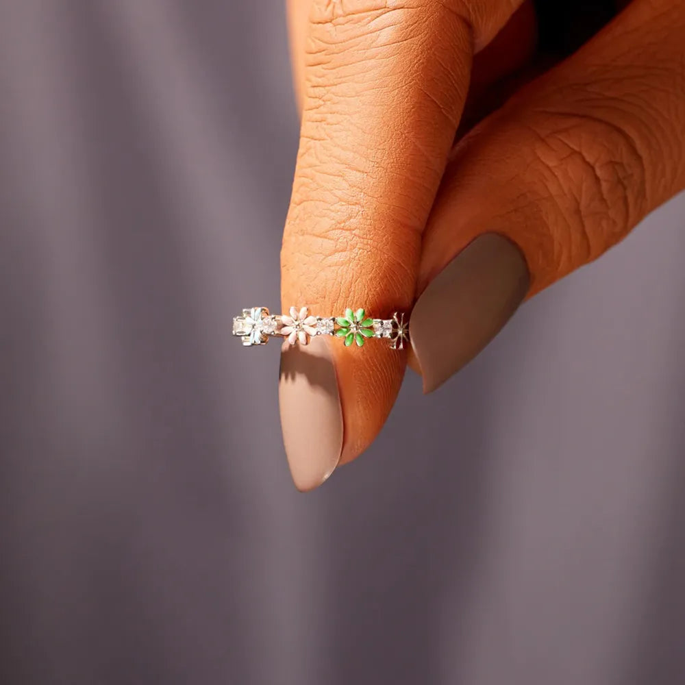 Flower Shape Sterling Silver Zircon Ring in Silver - women's ring