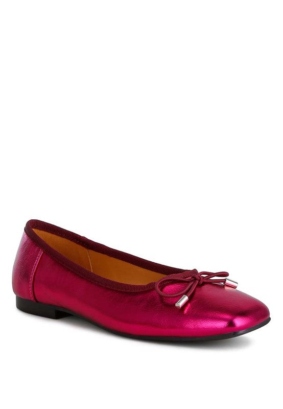 Expertly crafted crinkled metallic pleather ballerinas with a closed square toe and bow embellishment. The design includes a comfortable cushion insole and rubber outer sole for all-day comfort. These stylish flats add a touch of luxury and sophistication to any outfit. Free shipping on all orders. Shop now!