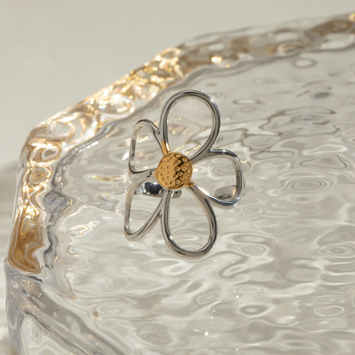 Two-Tone Daisy Flower Ring - alternate ring view
