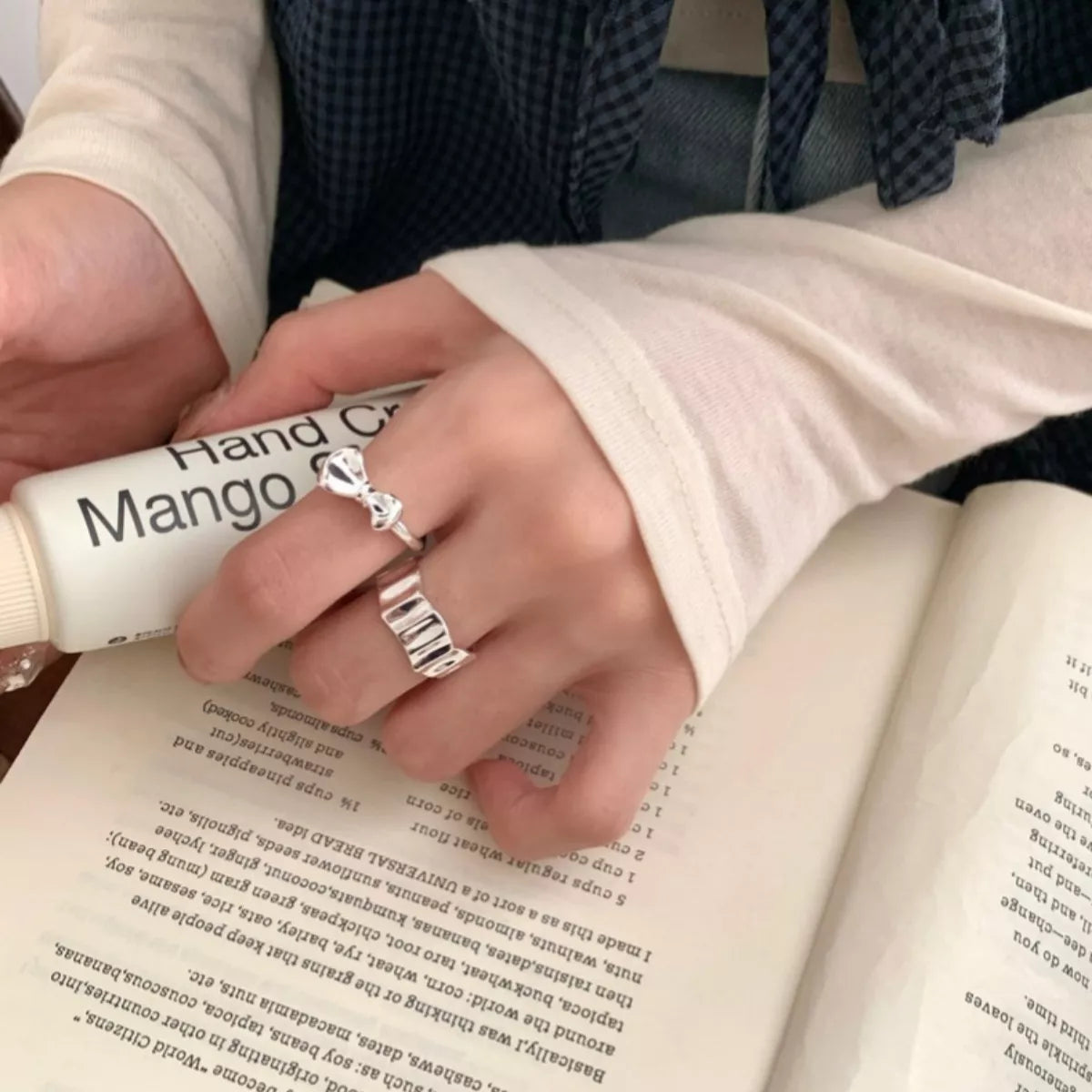 Sterling Silver Bow Ring - alternate ring view