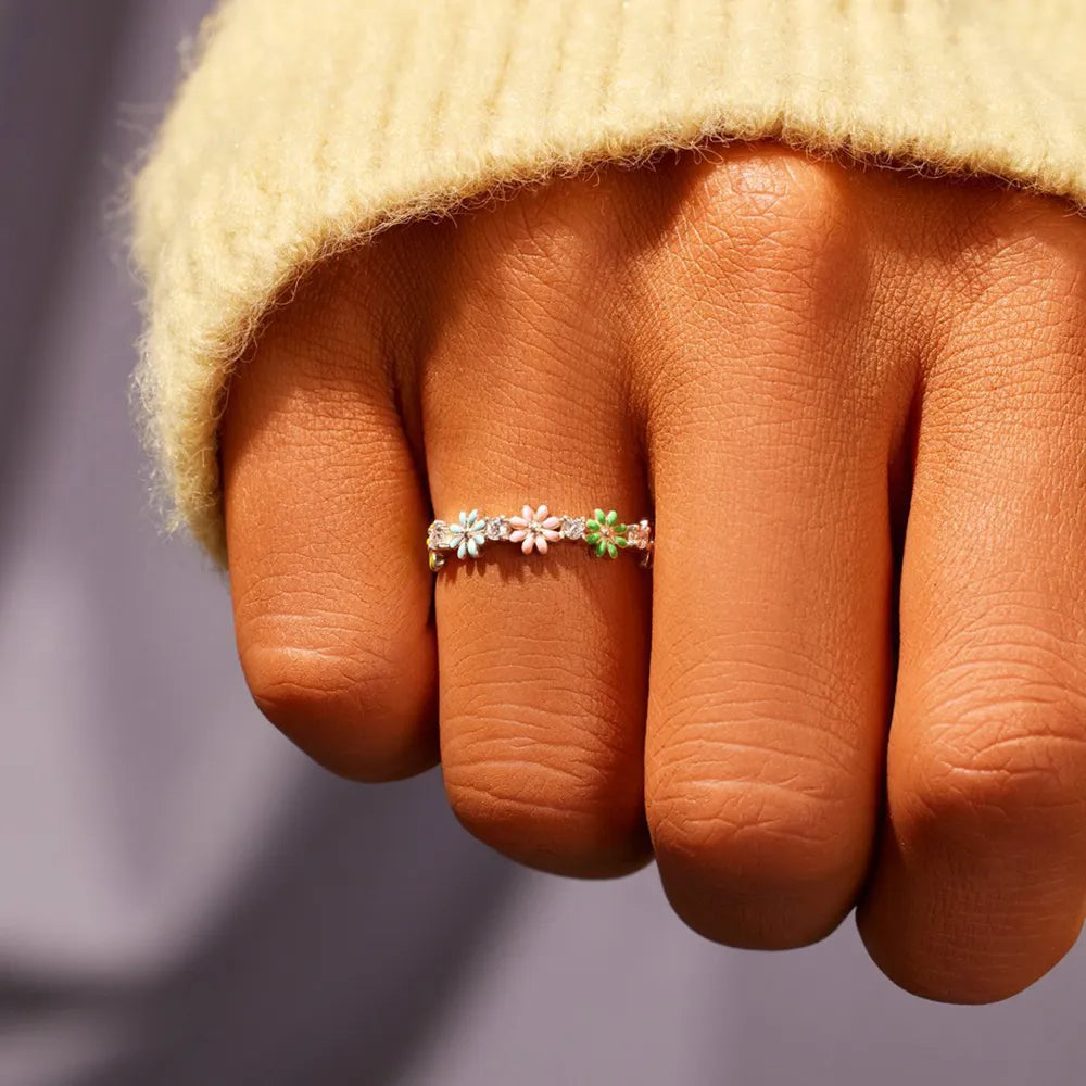 Flower Shape Sterling Silver Zircon Ring in Silver - women's ring
