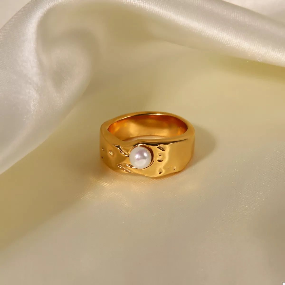 18K Gold-Plated Pearl Ring - alternate ring view