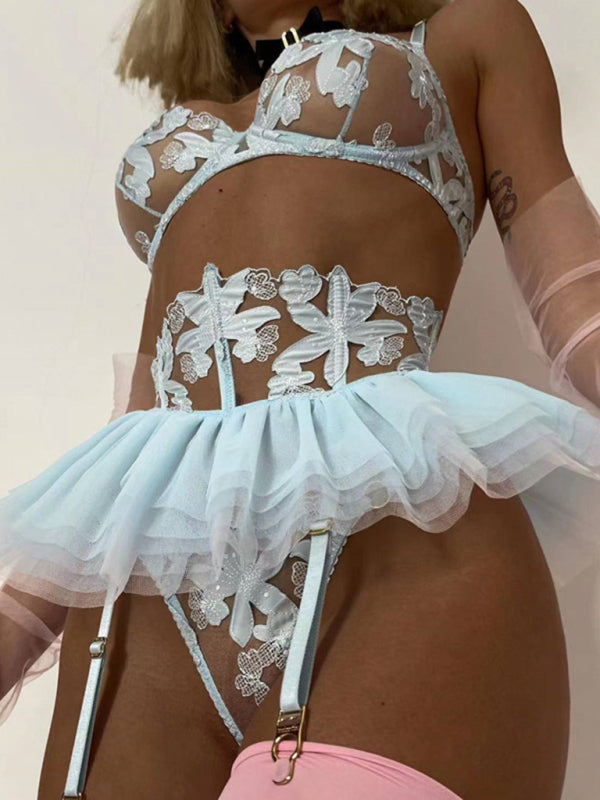 Embroidered Garter Set